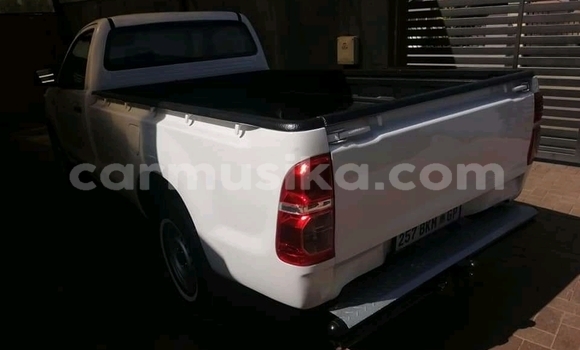 Tenga Tsaru Toyota Hilux Chena Mota in Beitbridge in Matabeleland South Tenga Tsaru Toyota Hilux Chena Mota in Beitbridge in Matabeleland South