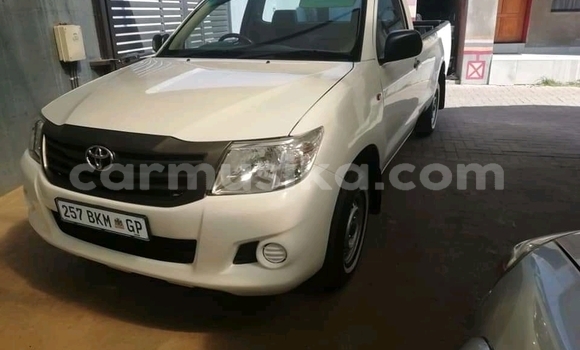 Tenga Tsaru Toyota Hilux Chena Mota in Beitbridge in Matabeleland South Tenga Tsaru Toyota Hilux Chena Mota in Beitbridge in Matabeleland South