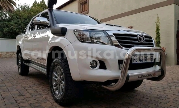 Tenga Tsaru Toyota Hilux Chena Mota in Beitbridge in Matabeleland South Tenga Tsaru Toyota Hilux Chena Mota in Beitbridge in Matabeleland South