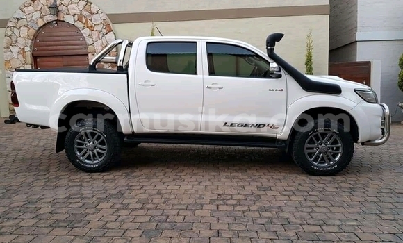 Tenga Tsaru Toyota Hilux Chena Mota in Beitbridge in Matabeleland South Tenga Tsaru Toyota Hilux Chena Mota in Beitbridge in Matabeleland South