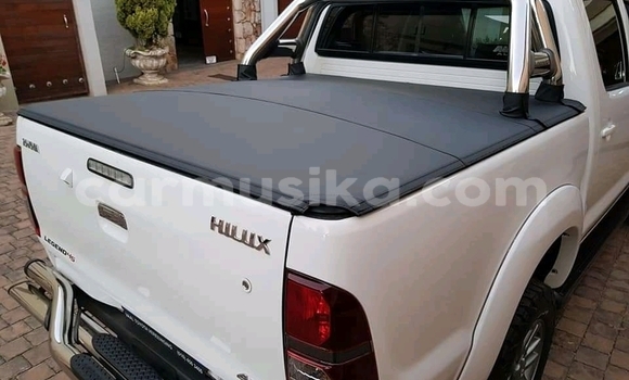 Tenga Tsaru Toyota Hilux Chena Mota in Beitbridge in Matabeleland South Tenga Tsaru Toyota Hilux Chena Mota in Beitbridge in Matabeleland South