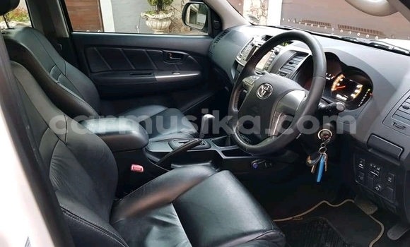 Tenga Tsaru Toyota Hilux Chena Mota in Beitbridge in Matabeleland South Tenga Tsaru Toyota Hilux Chena Mota in Beitbridge in Matabeleland South