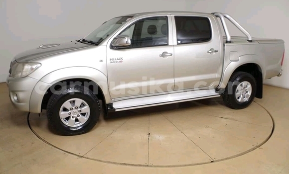 Tenga Tsaru Toyota Hilux Zvimwe Mota in Beitbridge in Matabeleland South Tenga Tsaru Toyota Hilux Zvimwe Mota in Beitbridge in Matabeleland South