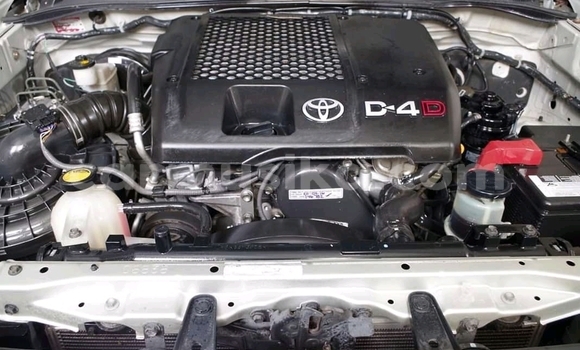 Tenga Tsaru Toyota Hilux Zvimwe Mota in Beitbridge in Matabeleland South Tenga Tsaru Toyota Hilux Zvimwe Mota in Beitbridge in Matabeleland South