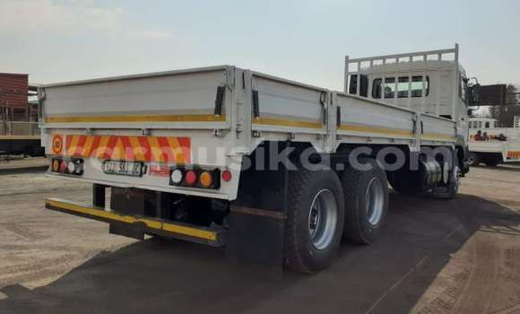 Tenga Tsaru Nissan UD Chena Rori in Beitbridge in Matabeleland South Tenga Tsaru Nissan UD Chena Rori in Beitbridge in Matabeleland South