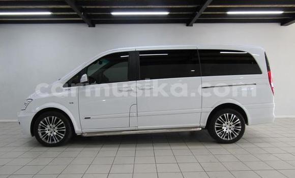 Tenga Tsaru Mercedes‒Benz Viano Chena Mota in Beitbridge in Matabeleland South Tenga Tsaru Mercedes‒Benz Viano Chena Mota in Beitbridge in Matabeleland South