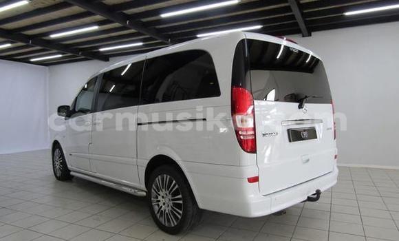 Tenga Tsaru Mercedes‒Benz Viano Chena Mota in Beitbridge in Matabeleland South Tenga Tsaru Mercedes‒Benz Viano Chena Mota in Beitbridge in Matabeleland South