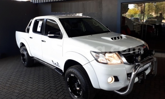 Nunua Ilio tumika Toyota Hilux Nyeupe Gari ndani ya Beitbridge nchini Matabeleland Kusini Nunua Ilio tumika Toyota Hilux Nyeupe Gari ndani ya Beitbridge nchini Matabeleland Kusini