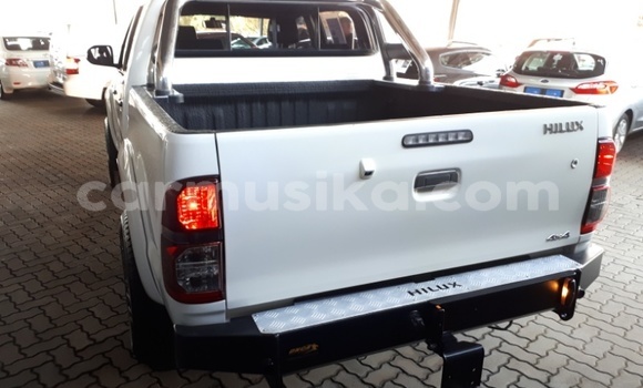 Nunua Ilio tumika Toyota Hilux Nyeupe Gari ndani ya Beitbridge nchini Matabeleland Kusini Nunua Ilio tumika Toyota Hilux Nyeupe Gari ndani ya Beitbridge nchini Matabeleland Kusini