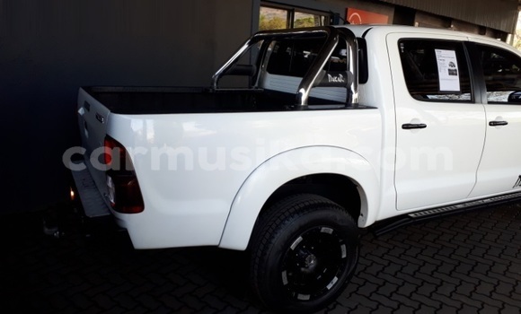 Nunua Ilio tumika Toyota Hilux Nyeupe Gari ndani ya Beitbridge nchini Matabeleland Kusini Nunua Ilio tumika Toyota Hilux Nyeupe Gari ndani ya Beitbridge nchini Matabeleland Kusini