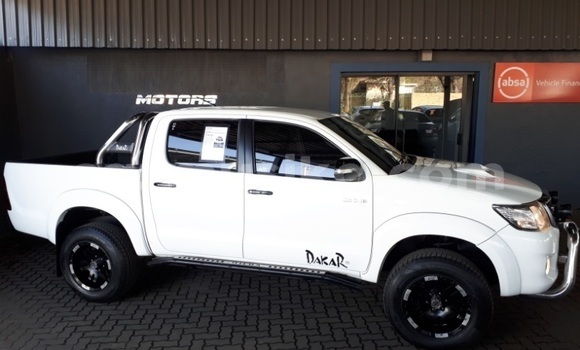 Nunua Ilio tumika Toyota Hilux Nyeupe Gari ndani ya Beitbridge nchini Matabeleland Kusini Nunua Ilio tumika Toyota Hilux Nyeupe Gari ndani ya Beitbridge nchini Matabeleland Kusini