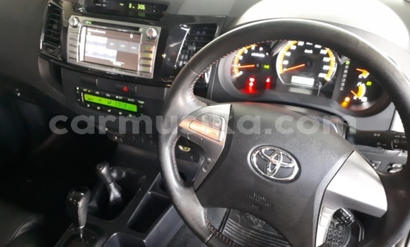 Nunua Ilio tumika Toyota Hilux Nyeupe Gari ndani ya Beitbridge nchini Matabeleland Kusini Nunua Ilio tumika Toyota Hilux Nyeupe Gari ndani ya Beitbridge nchini Matabeleland Kusini
