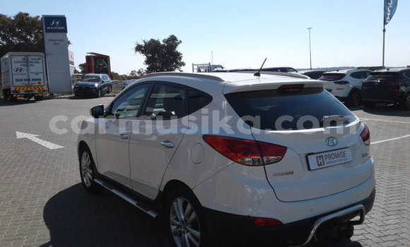 Buy Used Hyundai ix35 White Car in Beitbridge in Matabeleland South Buy Used Hyundai ix35 White Car in Beitbridge in Matabeleland South