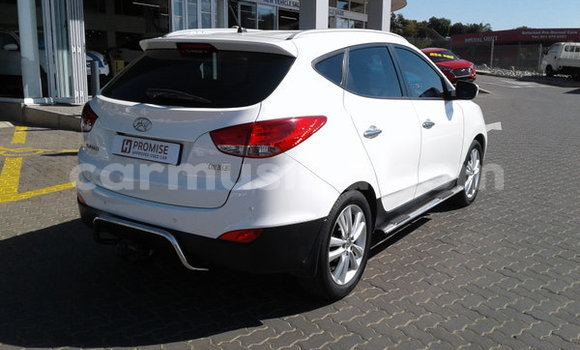 Buy Used Hyundai ix35 White Car in Beitbridge in Matabeleland South Buy Used Hyundai ix35 White Car in Beitbridge in Matabeleland South