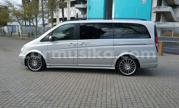 Tenga Tsaru Mercedes‒Benz Viano Sirivha Mota in Beitbridge in Matabeleland South Tenga Tsaru Mercedes‒Benz Viano Sirivha Mota in Beitbridge in Matabeleland South