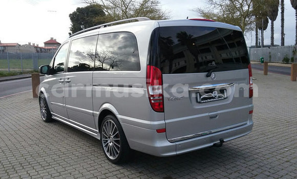 Tenga Tsaru Mercedes‒Benz Viano Sirivha Mota in Beitbridge in Matabeleland South Tenga Tsaru Mercedes‒Benz Viano Sirivha Mota in Beitbridge in Matabeleland South
