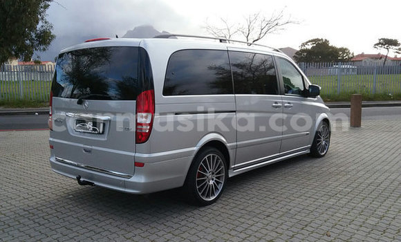 Tenga Tsaru Mercedes‒Benz Viano Sirivha Mota in Beitbridge in Matabeleland South Tenga Tsaru Mercedes‒Benz Viano Sirivha Mota in Beitbridge in Matabeleland South