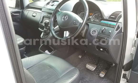 Tenga Tsaru Mercedes‒Benz Viano Sirivha Mota in Beitbridge in Matabeleland South Tenga Tsaru Mercedes‒Benz Viano Sirivha Mota in Beitbridge in Matabeleland South