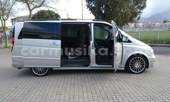 Tenga Tsaru Mercedes‒Benz Viano Sirivha Mota in Beitbridge in Matabeleland South Tenga Tsaru Mercedes‒Benz Viano Sirivha Mota in Beitbridge in Matabeleland South