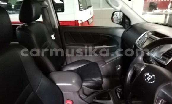 Tenga Tsaru Toyota Hilux Sirivha Mota in Beitbridge in Matabeleland South Tenga Tsaru Toyota Hilux Sirivha Mota in Beitbridge in Matabeleland South