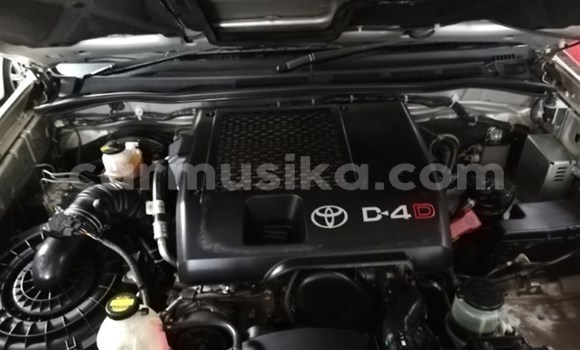 Tenga Tsaru Toyota Hilux Sirivha Mota in Beitbridge in Matabeleland South Tenga Tsaru Toyota Hilux Sirivha Mota in Beitbridge in Matabeleland South