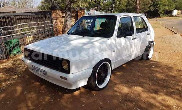 Acheter Occasion Voiture Volkswagen Golf Blanc à Beitbridge, Matabeleland South Acheter Occasion Voiture Volkswagen Golf Blanc à Beitbridge, Matabeleland South