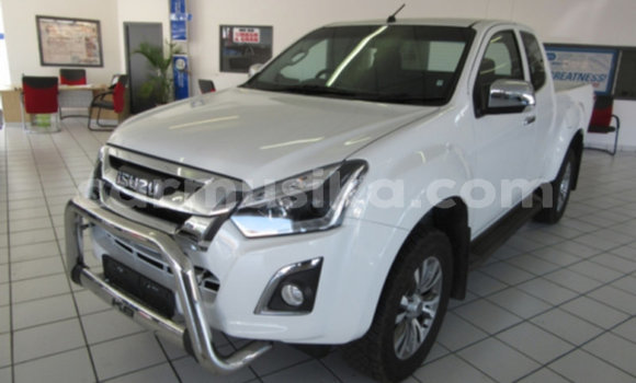 Acheter Occasion Voiture Isuzu KB Blanc à Beitbridge, Matabeleland South Acheter Occasion Voiture Isuzu KB Blanc à Beitbridge, Matabeleland South