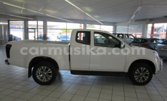 Acheter Occasion Voiture Isuzu KB Blanc à Beitbridge, Matabeleland South Acheter Occasion Voiture Isuzu KB Blanc à Beitbridge, Matabeleland South