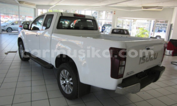 Acheter Occasion Voiture Isuzu KB Blanc à Beitbridge, Matabeleland South Acheter Occasion Voiture Isuzu KB Blanc à Beitbridge, Matabeleland South
