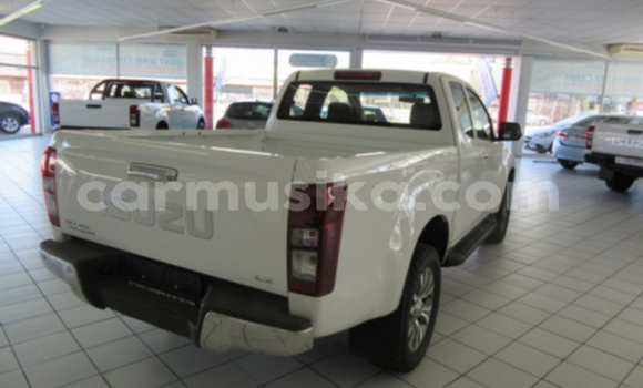 Acheter Occasion Voiture Isuzu KB Blanc à Beitbridge, Matabeleland South Acheter Occasion Voiture Isuzu KB Blanc à Beitbridge, Matabeleland South