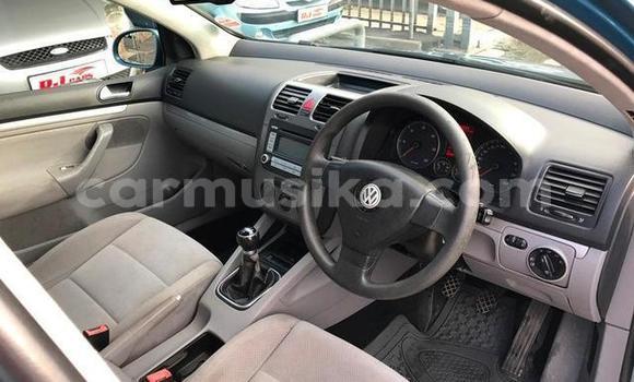 Nunua Ilio tumika Volkswagen Golf Bluu Gari ndani ya Beitbridge nchini Matabeleland Kusini Nunua Ilio tumika Volkswagen Golf Bluu Gari ndani ya Beitbridge nchini Matabeleland Kusini
