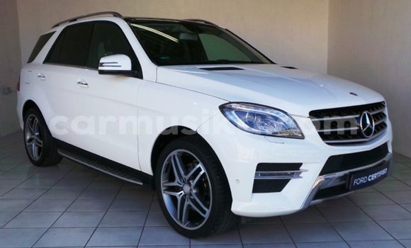 Acheter Occasion Voiture Mercedes‒Benz ML–Class Blanc à Beitbridge, Matabeleland South Acheter Occasion Voiture Mercedes‒Benz ML–Class Blanc à Beitbridge, Matabeleland South