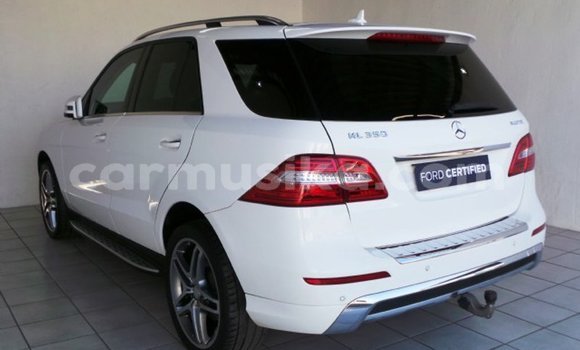 Acheter Occasion Voiture Mercedes‒Benz ML–Class Blanc à Beitbridge, Matabeleland South Acheter Occasion Voiture Mercedes‒Benz ML–Class Blanc à Beitbridge, Matabeleland South