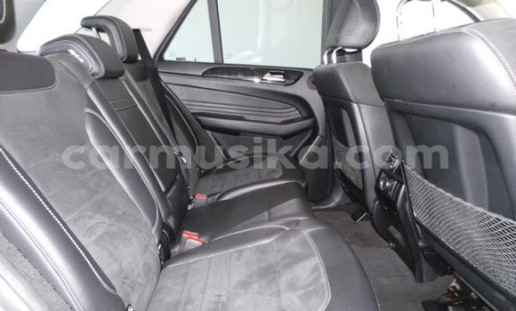 Acheter Occasion Voiture Mercedes‒Benz ML–Class Blanc à Beitbridge, Matabeleland South Acheter Occasion Voiture Mercedes‒Benz ML–Class Blanc à Beitbridge, Matabeleland South