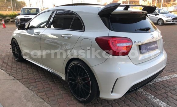 Acheter Occasion Voiture Mercedes‒Benz A-klasse AMG Blanc à Beitbridge, Matabeleland South Acheter Occasion Voiture Mercedes‒Benz A-klasse AMG Blanc à Beitbridge, Matabeleland South