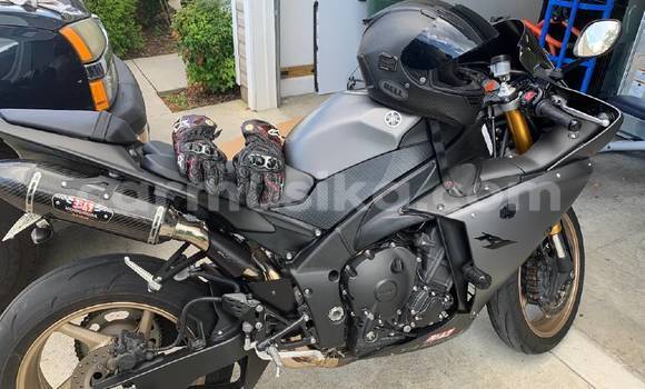 Tenga Tsaru Yamaha R1 Beige Bike in Harare in Harare Tenga Tsaru Yamaha R1 Beige Bike in Harare in Harare