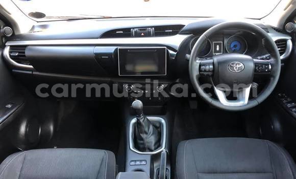 Tenga Tsaru Toyota Hilux Chena Mota in Harare in Harare Tenga Tsaru Toyota Hilux Chena Mota in Harare in Harare