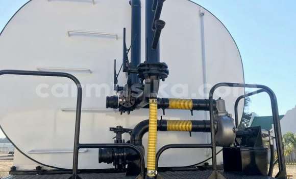 Acheter Occasion Utilitaire Nissan UD Blanc à Beitbridge, Matabeleland South Acheter Occasion Utilitaire Nissan UD Blanc à Beitbridge, Matabeleland South