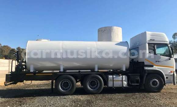 Acheter Occasion Utilitaire Nissan UD Blanc à Beitbridge, Matabeleland South Acheter Occasion Utilitaire Nissan UD Blanc à Beitbridge, Matabeleland South