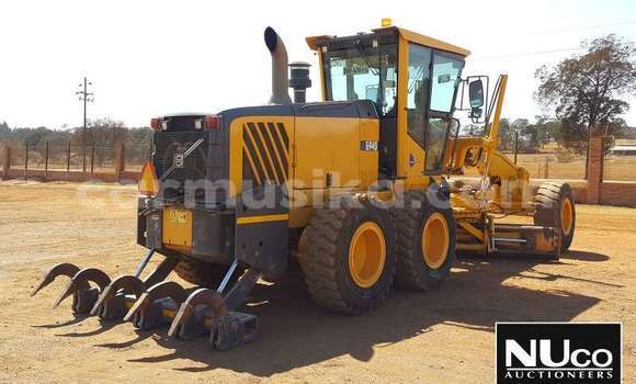 Acheter Occasion Utilitaire Volvo F4 Beige à Beitbridge, Matabeleland South Acheter Occasion Utilitaire Volvo F4 Beige à Beitbridge, Matabeleland South