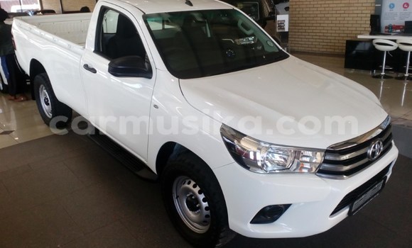 Nunua Ilio tumika Toyota Hilux Nyeupe Gari ndani ya Beitbridge nchini Matabeleland Kusini Nunua Ilio tumika Toyota Hilux Nyeupe Gari ndani ya Beitbridge nchini Matabeleland Kusini