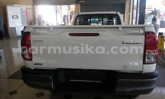 Nunua Ilio tumika Toyota Hilux Nyeupe Gari ndani ya Beitbridge nchini Matabeleland Kusini Nunua Ilio tumika Toyota Hilux Nyeupe Gari ndani ya Beitbridge nchini Matabeleland Kusini