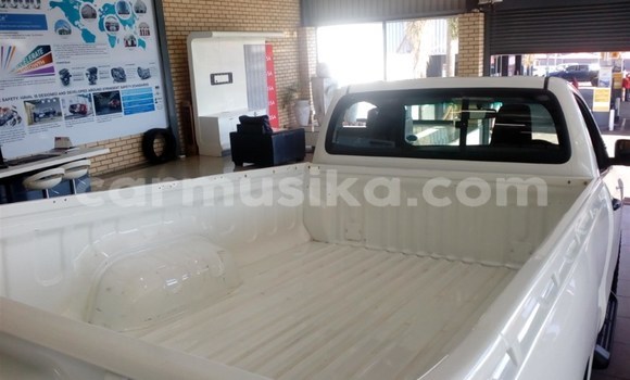 Nunua Ilio tumika Toyota Hilux Nyeupe Gari ndani ya Beitbridge nchini Matabeleland Kusini Nunua Ilio tumika Toyota Hilux Nyeupe Gari ndani ya Beitbridge nchini Matabeleland Kusini