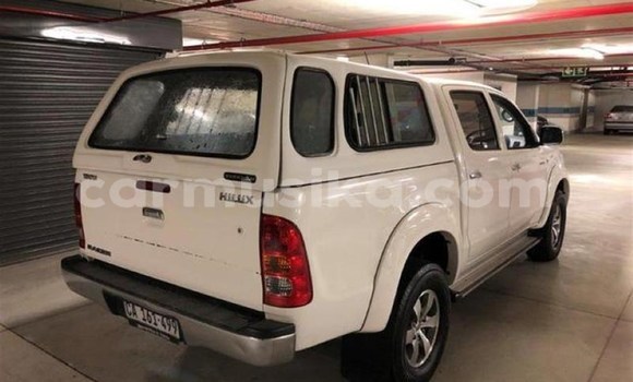 Nunua Ilio tumika Toyota Hilux Nyeupe Gari ndani ya Beitbridge nchini Matabeleland Kusini Nunua Ilio tumika Toyota Hilux Nyeupe Gari ndani ya Beitbridge nchini Matabeleland Kusini