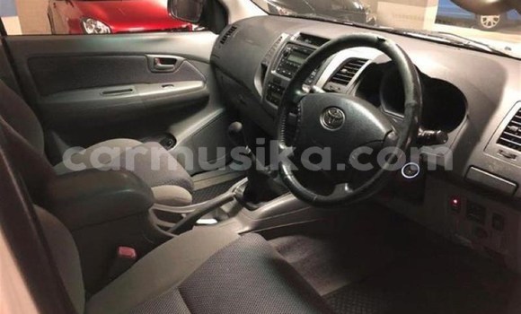 Nunua Ilio tumika Toyota Hilux Nyeupe Gari ndani ya Beitbridge nchini Matabeleland Kusini Nunua Ilio tumika Toyota Hilux Nyeupe Gari ndani ya Beitbridge nchini Matabeleland Kusini