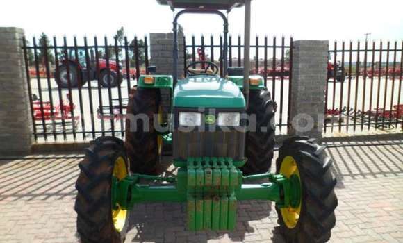 Acheter Occasion Utilitaire Caterpillar 120 Vert à Beitbridge, Matabeleland South Acheter Occasion Utilitaire Caterpillar 120 Vert à Beitbridge, Matabeleland South