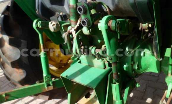 Acheter Occasion Utilitaire Caterpillar 120 Vert à Beitbridge, Matabeleland South Acheter Occasion Utilitaire Caterpillar 120 Vert à Beitbridge, Matabeleland South