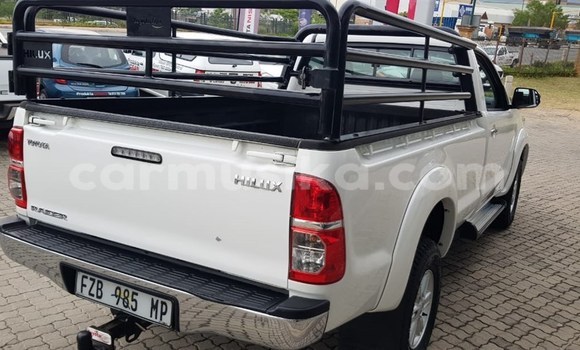 Buy Used Toyota Hilux White Car in Beitbridge in Matabeleland South Buy Used Toyota Hilux White Car in Beitbridge in Matabeleland South