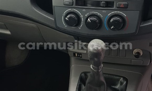 Buy Used Toyota Hilux White Car in Beitbridge in Matabeleland South Buy Used Toyota Hilux White Car in Beitbridge in Matabeleland South