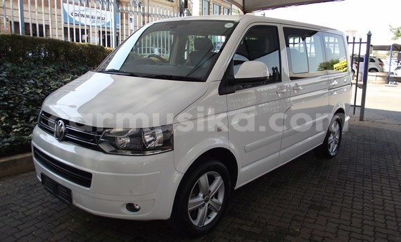 Nunua Ilio tumika Volkswagen Caravelle Fedha Gari ndani ya Beitbridge nchini Matabeleland Kusini Nunua Ilio tumika Volkswagen Caravelle Fedha Gari ndani ya Beitbridge nchini Matabeleland Kusini